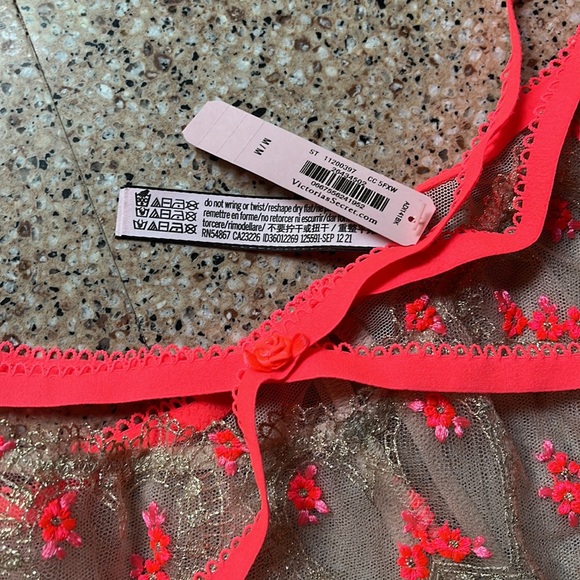 NWT heart embroidery VS keyhole cheekini panty, M - Picture 7 of 10